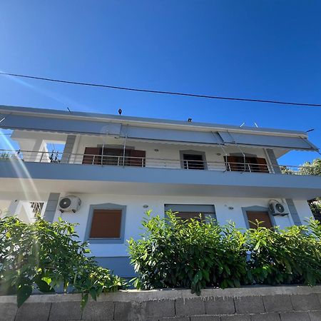 Amar Apartments Sarandë エクステリア 写真
