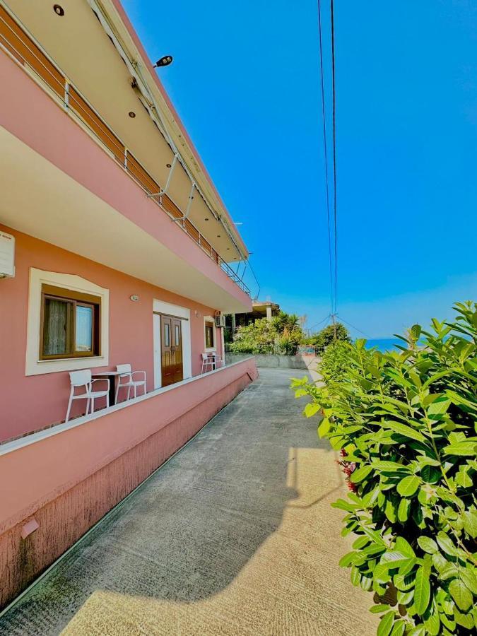 Amar Apartments Sarandë エクステリア 写真