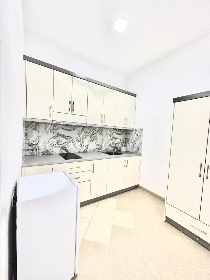 Amar Apartments Sarandë エクステリア 写真