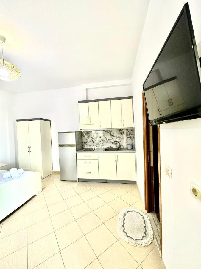 Amar Apartments Sarandë エクステリア 写真