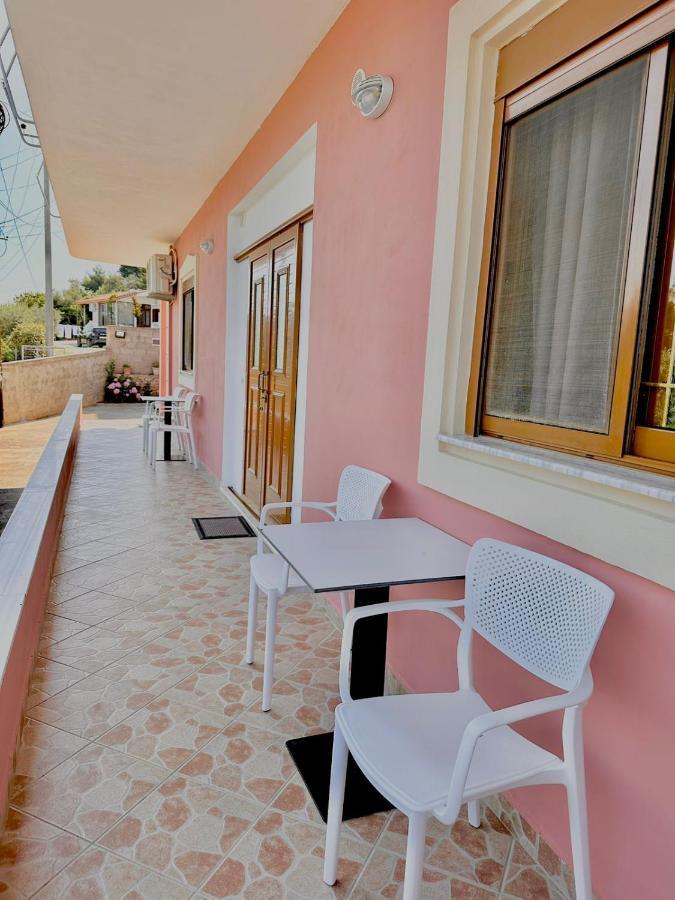 Amar Apartments Sarandë エクステリア 写真