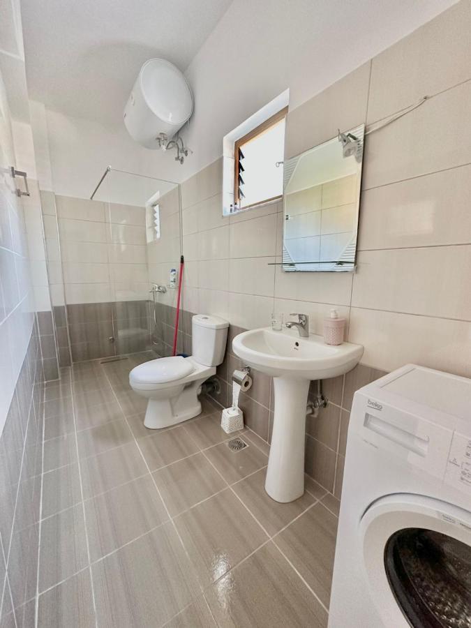Amar Apartments Sarandë エクステリア 写真