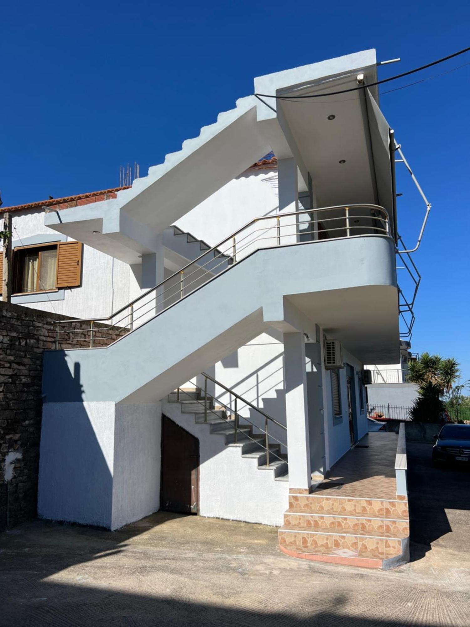 Amar Apartments Sarandë エクステリア 写真