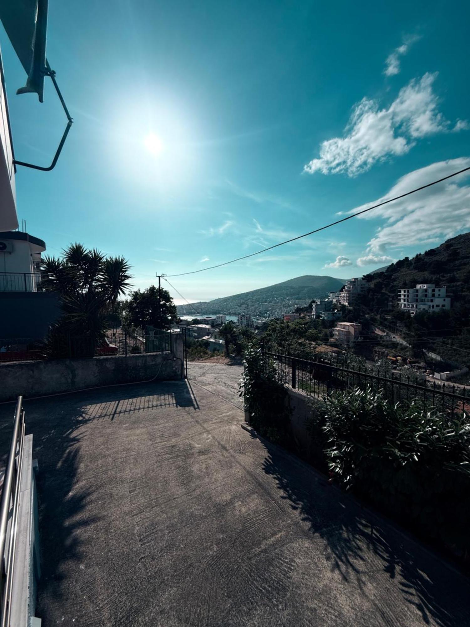 Amar Apartments Sarandë エクステリア 写真