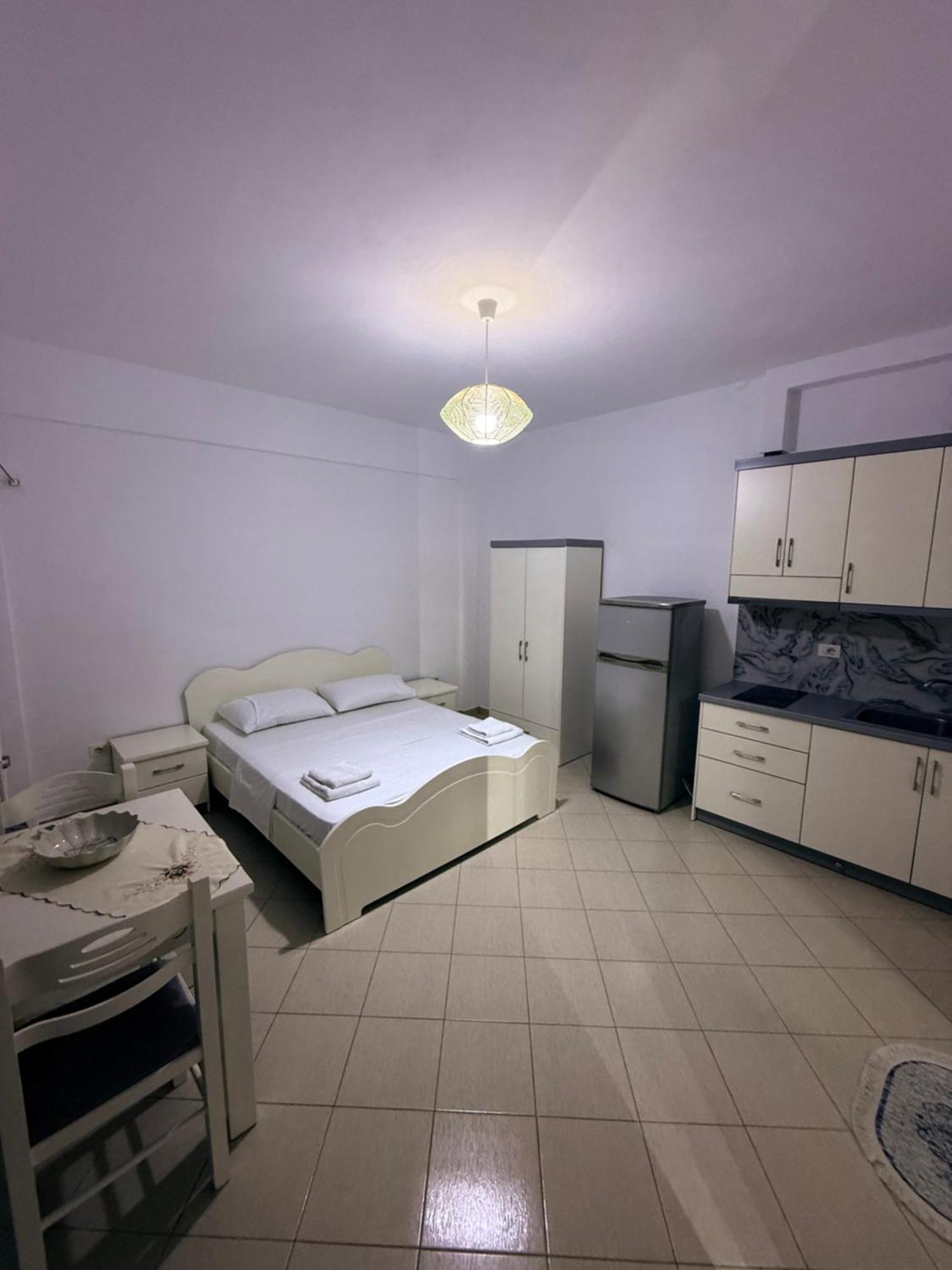 Amar Apartments Sarandë エクステリア 写真