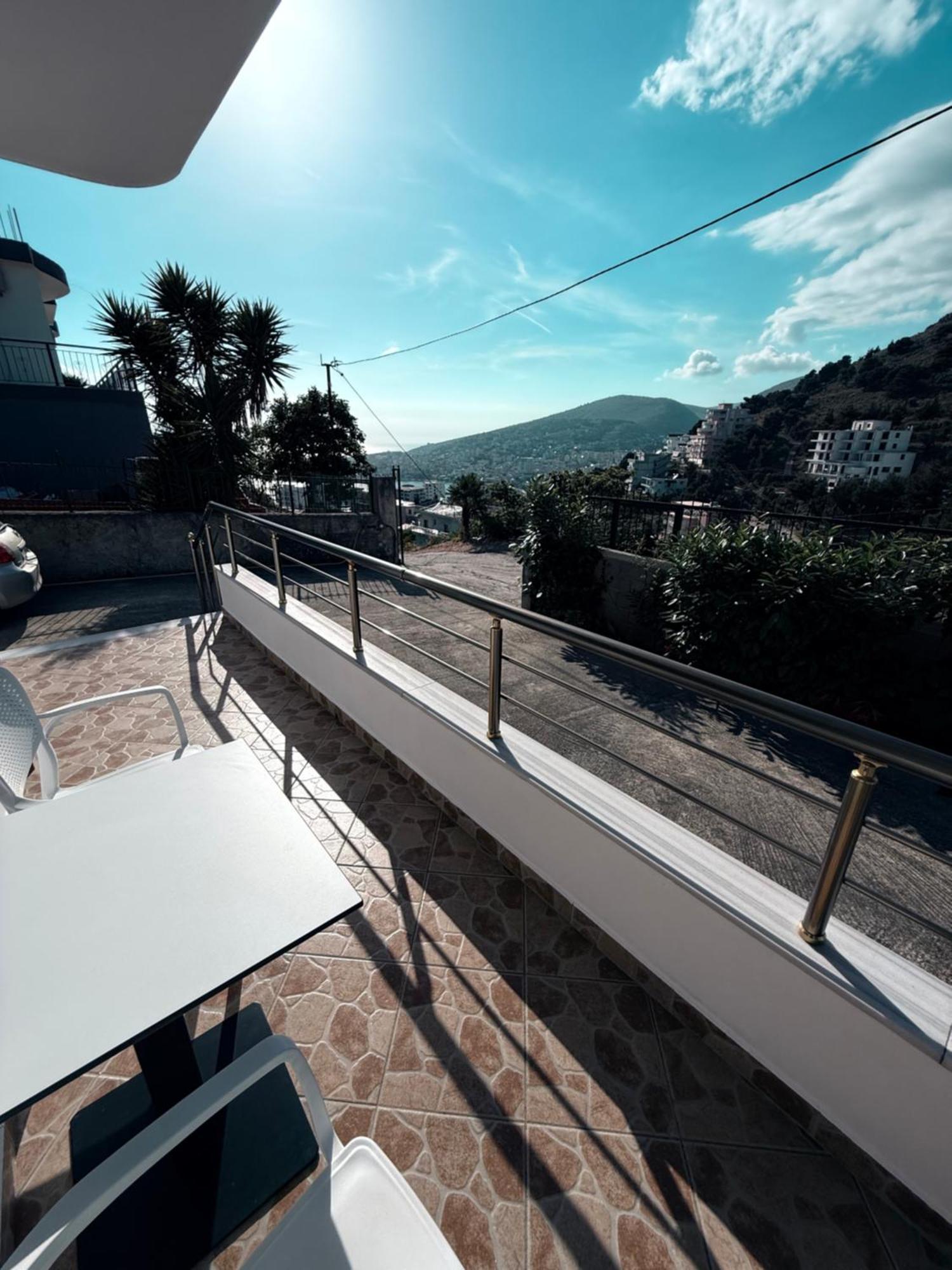 Amar Apartments Sarandë エクステリア 写真