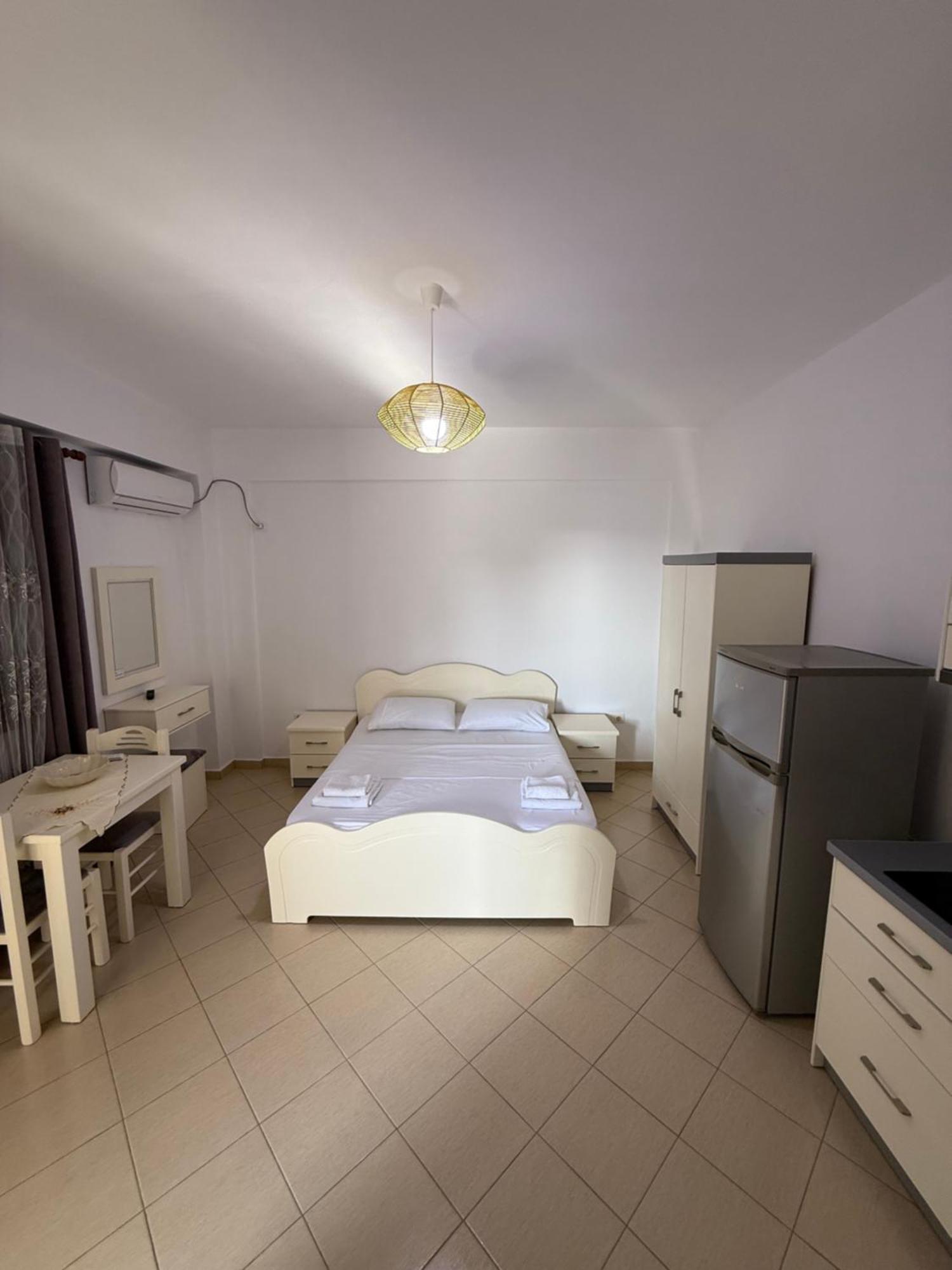 Amar Apartments Sarandë エクステリア 写真