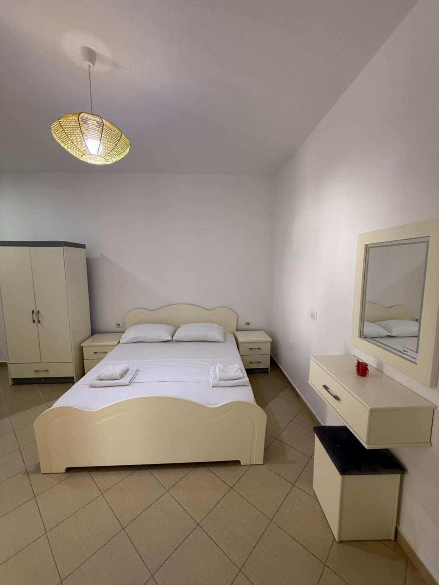 Amar Apartments Sarandë エクステリア 写真