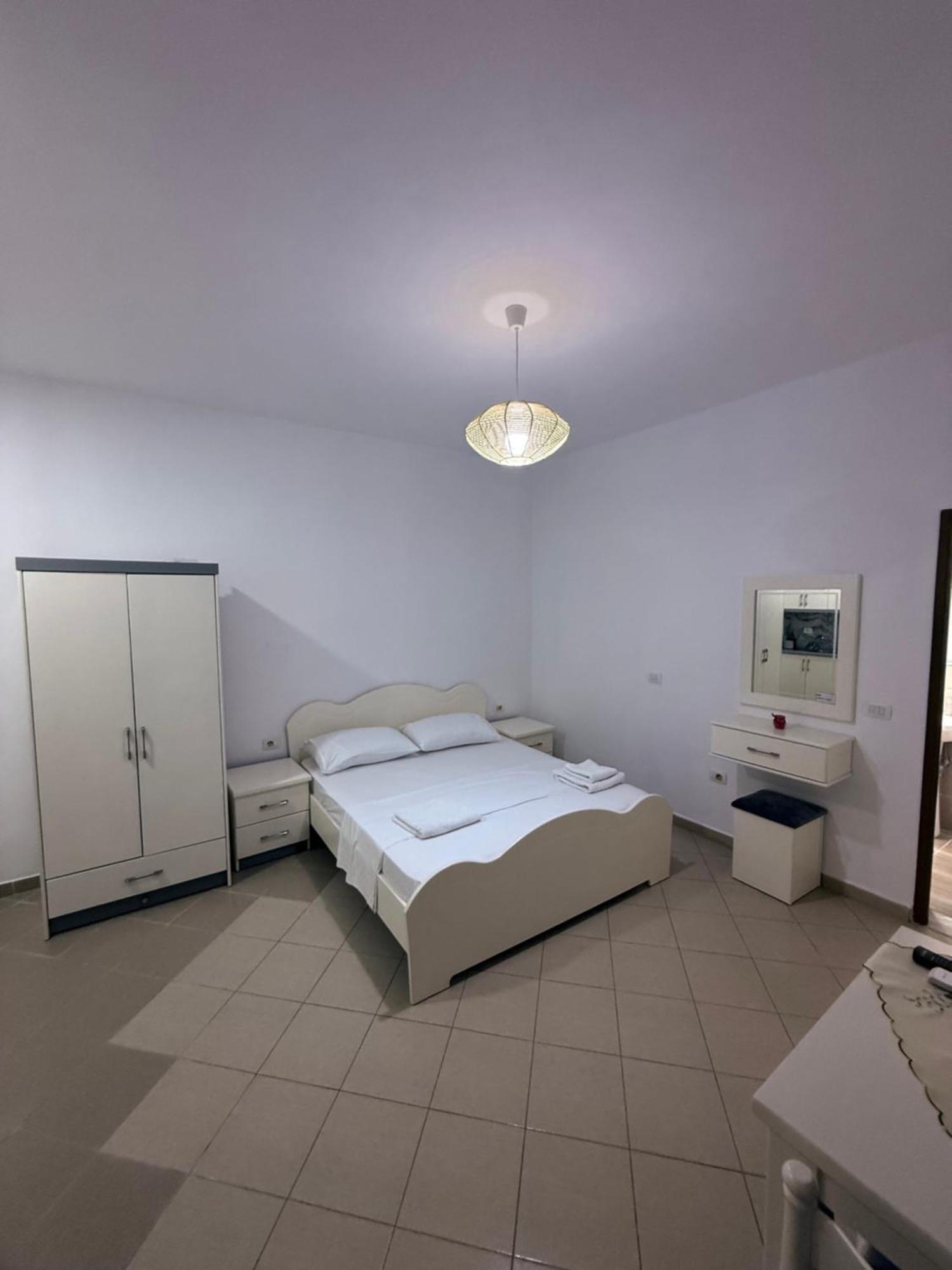 Amar Apartments Sarandë エクステリア 写真