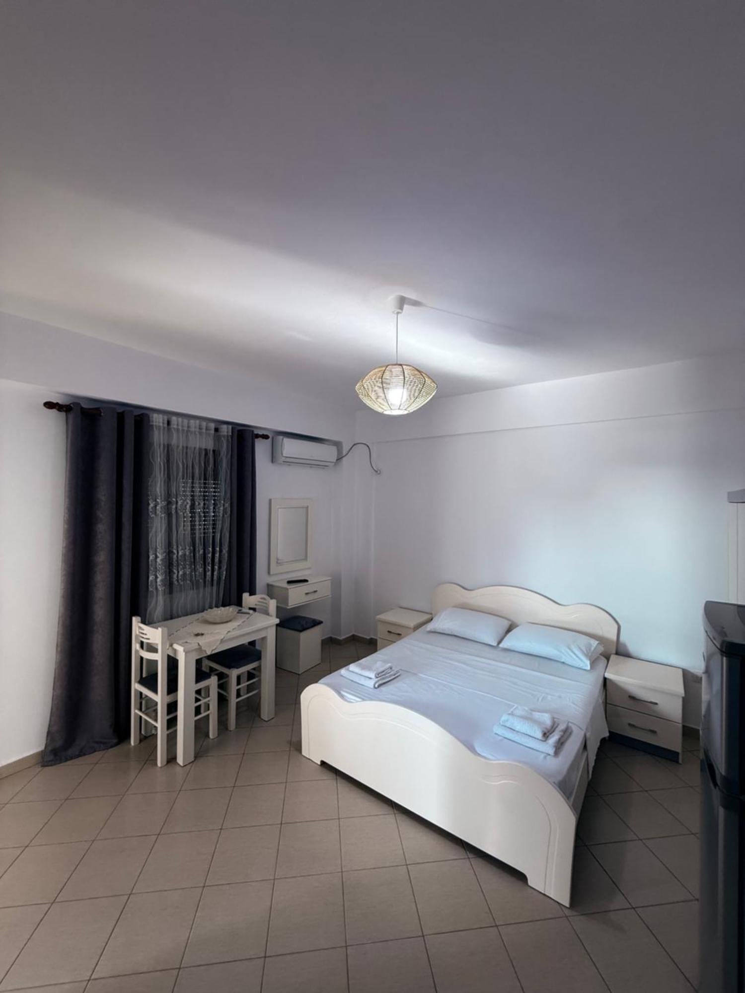 Amar Apartments Sarandë エクステリア 写真