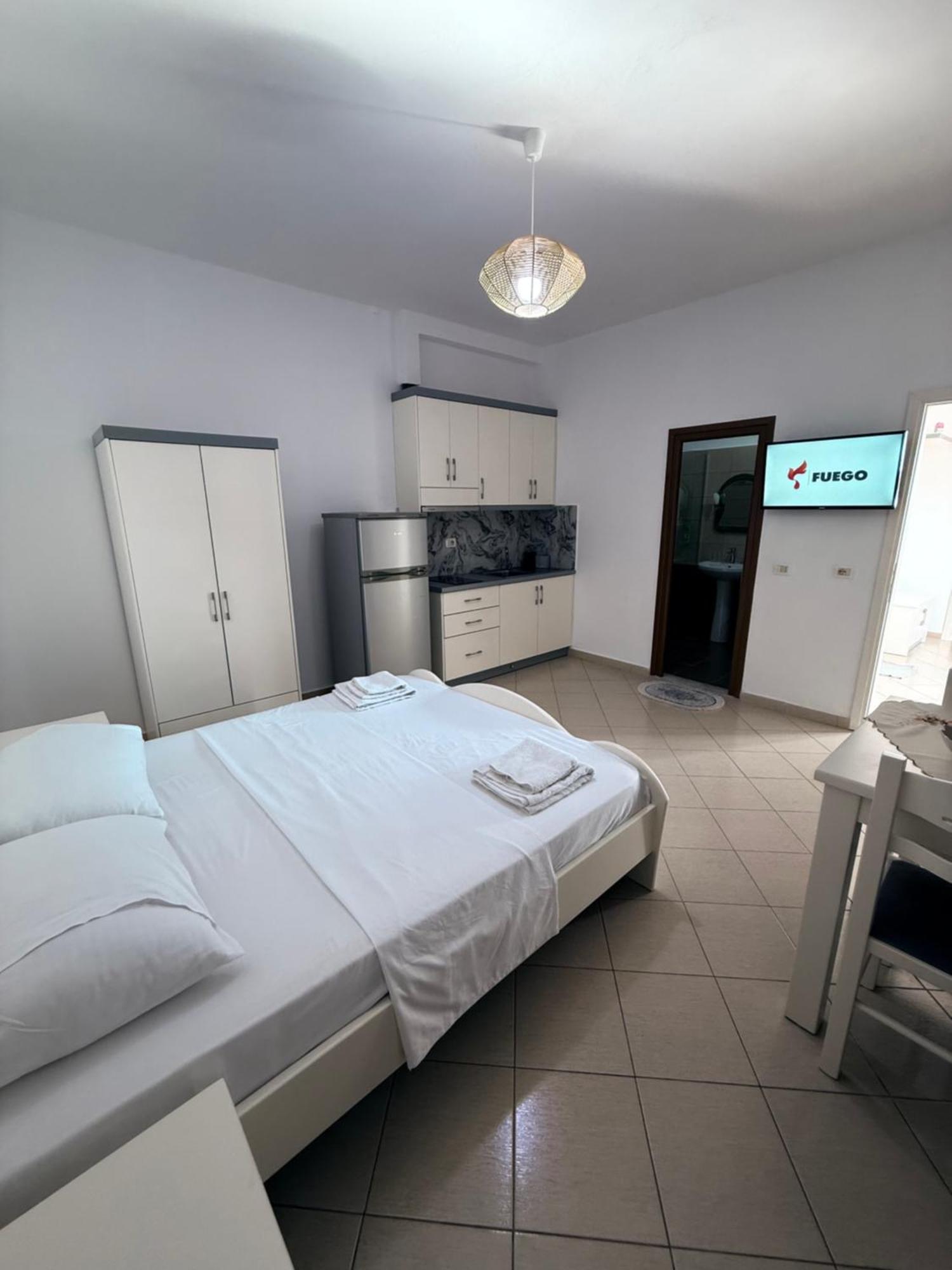 Amar Apartments Sarandë エクステリア 写真